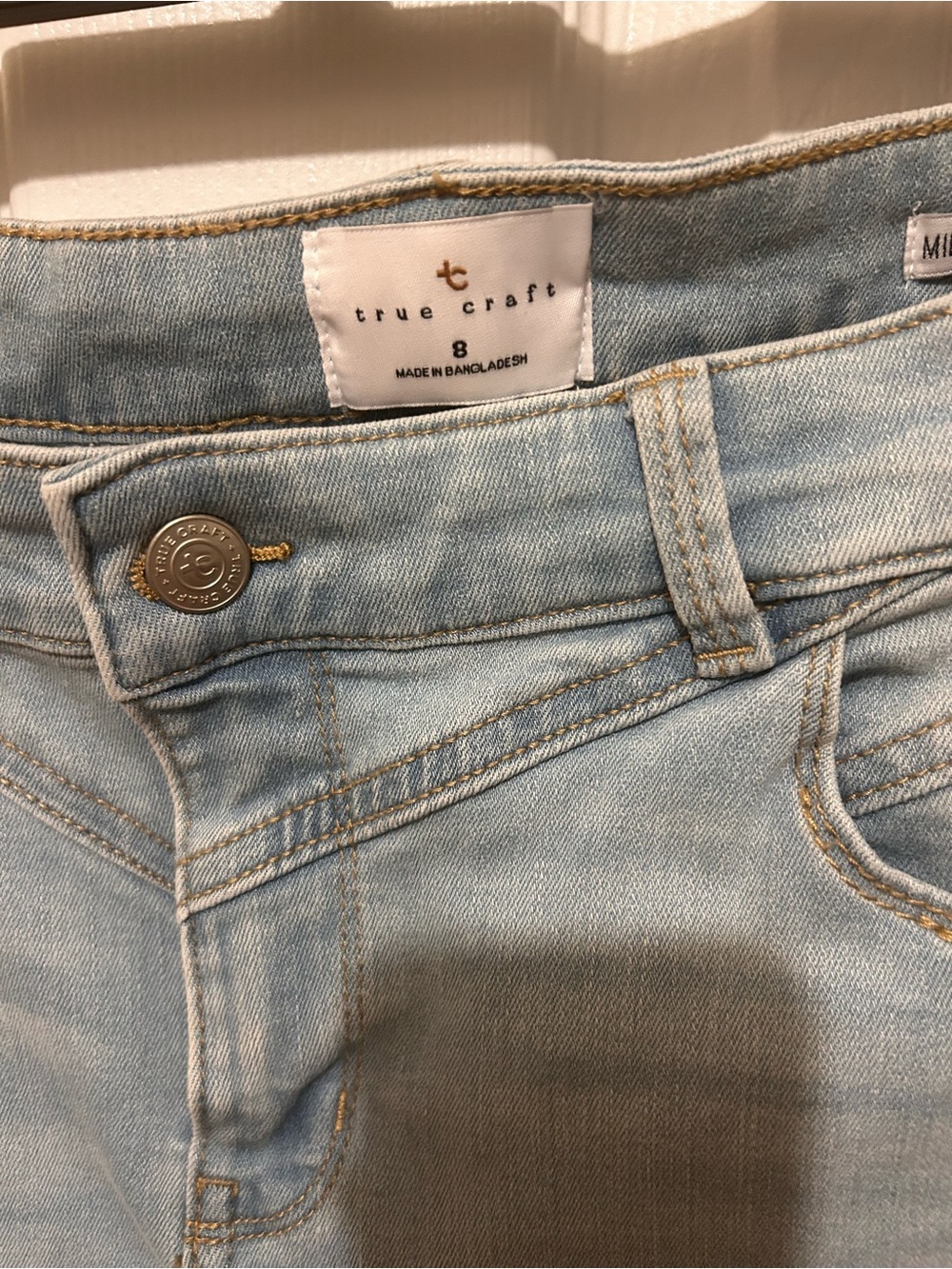 Size 8 NWT True Craft light wash, Mid-Rise Skinny Denim Jeans - Picture 3 of 10